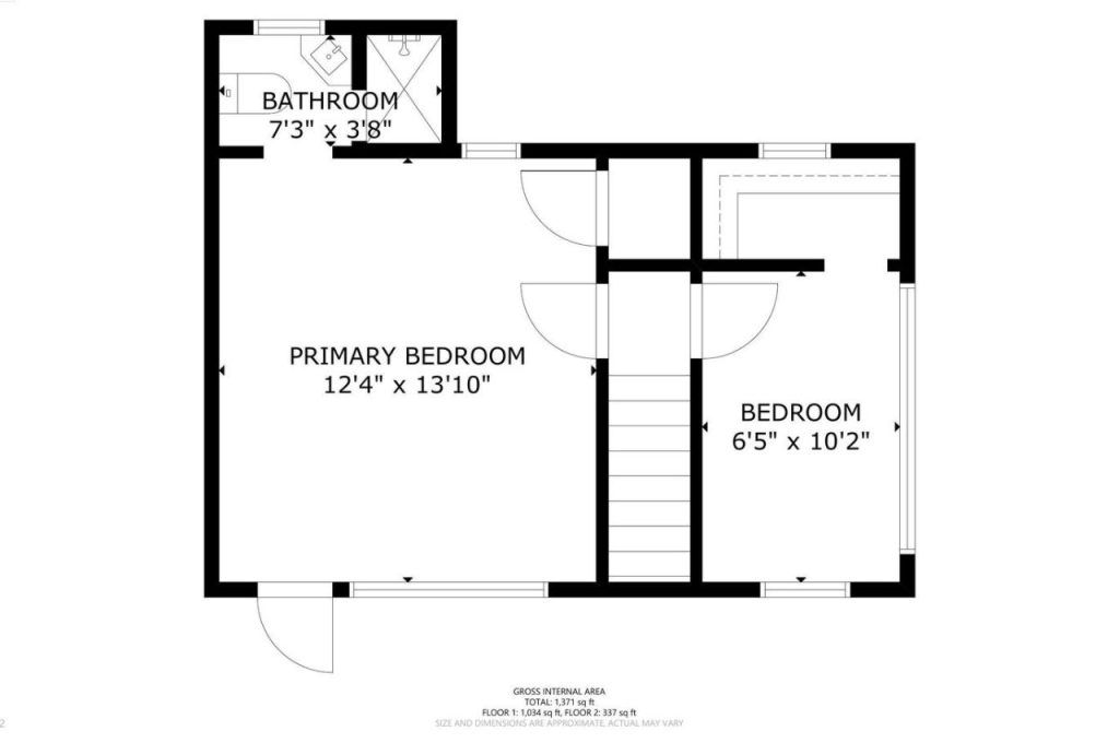 Cozy and Functional Top Floor Retreat