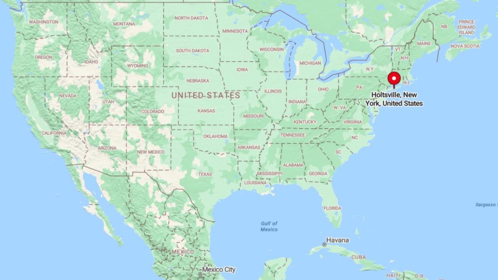 Map highlighting Holtsville, New York, in the northeastern United States.