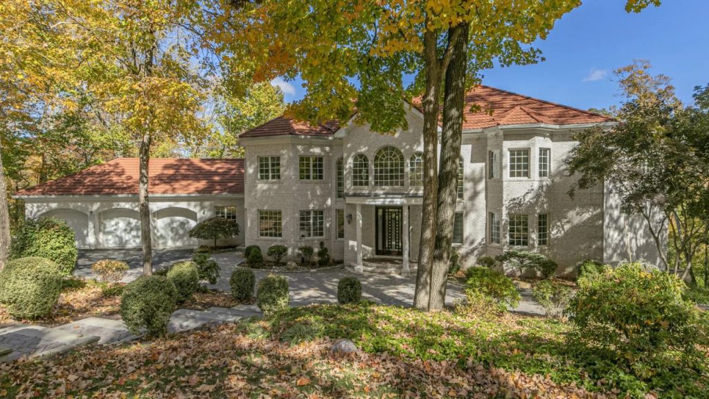 Elegant Princeton Estate with Verdant Grounds