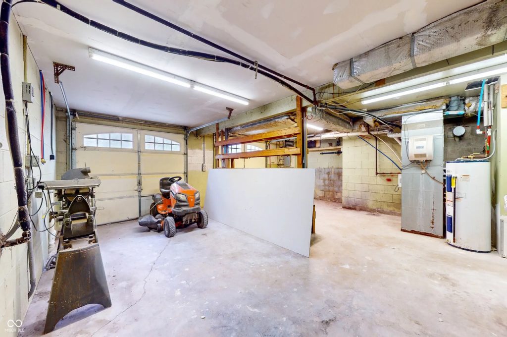 Spacious Garage with Storage Space