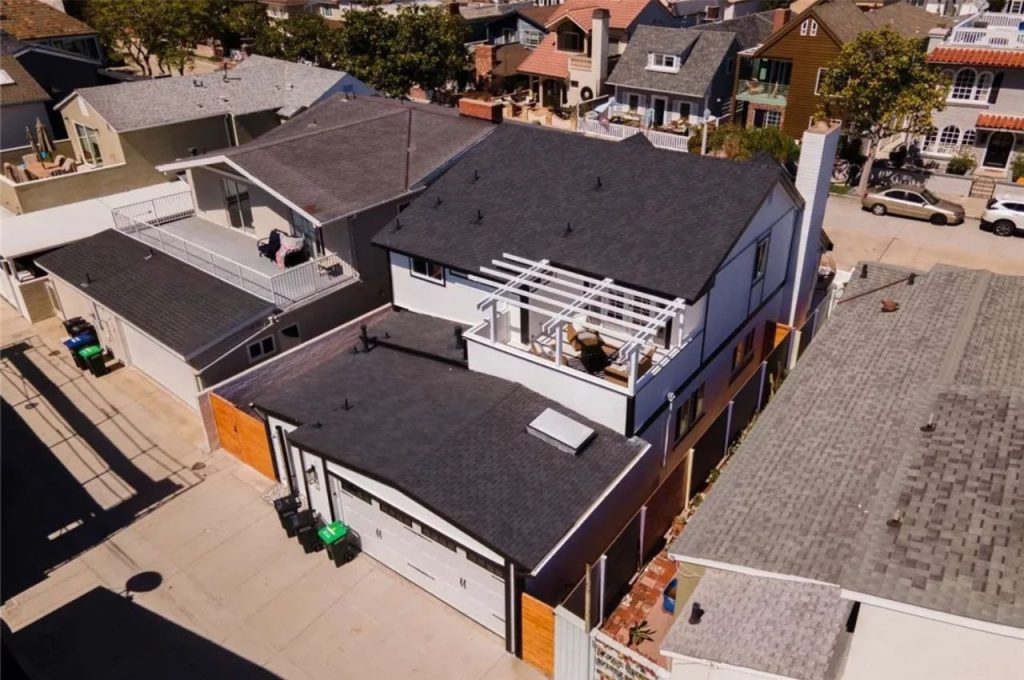 Modern Terrace and Garage
