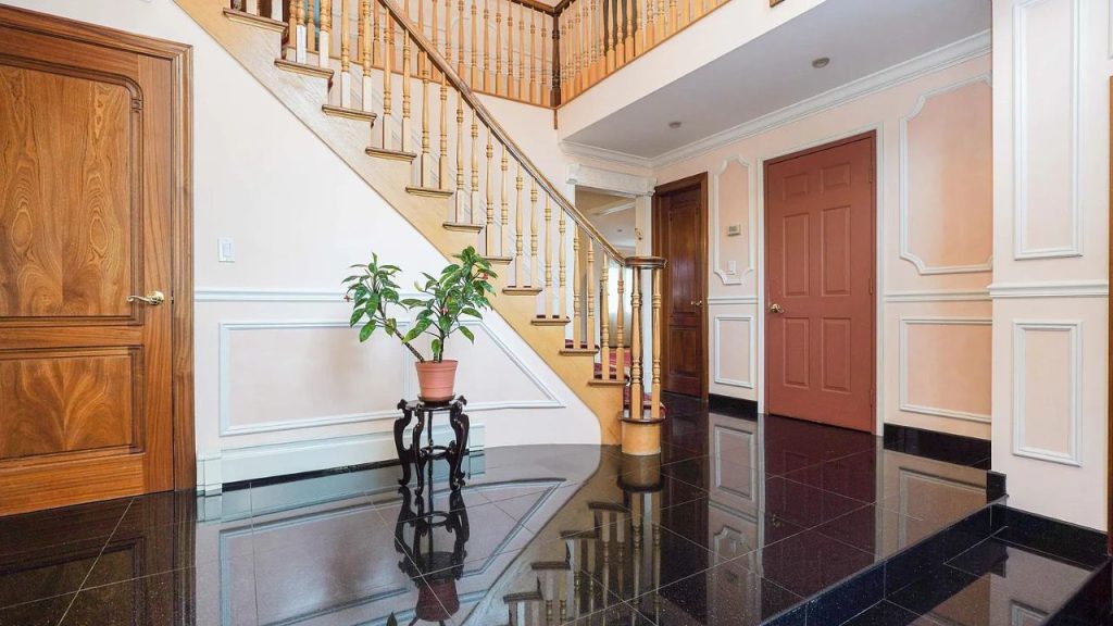 Elegant & Welcoming Grand Foyer