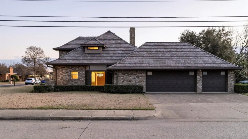 Spacious Three-Car Garage Entry