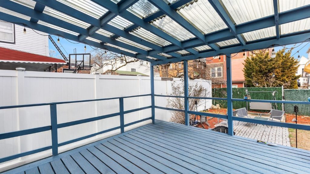 Cozy Covered Outdoor Retreat