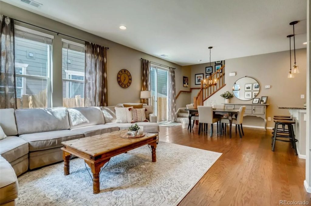 Bright and Spacious Living Area