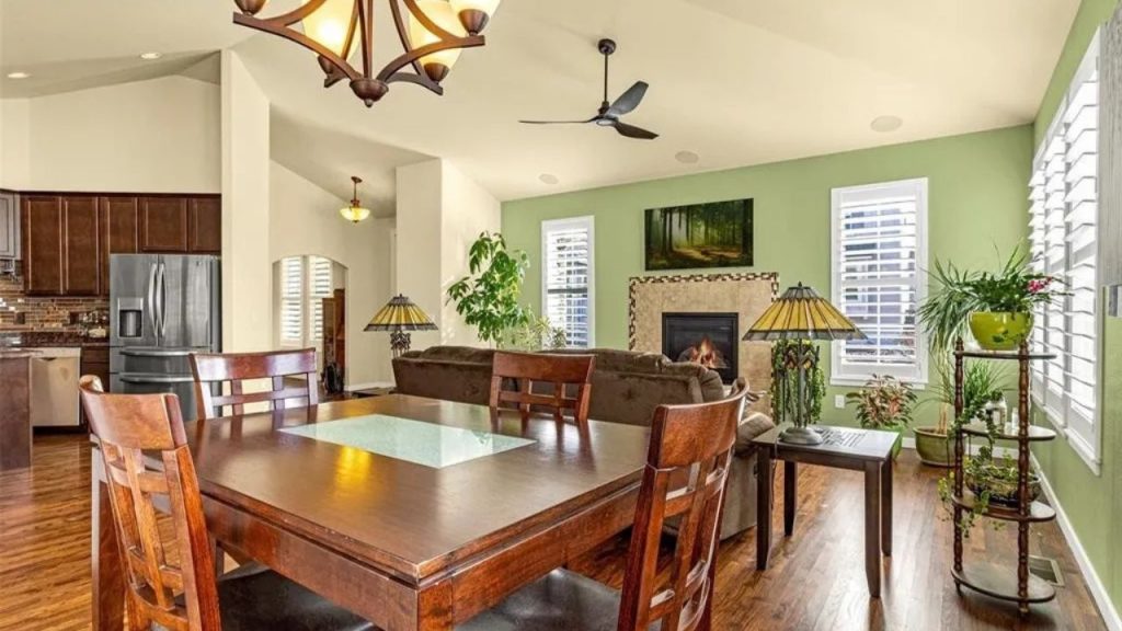 Elegant Dining Area with Open Layout