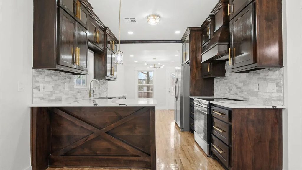 Elegant Kitchen with Modern Touches