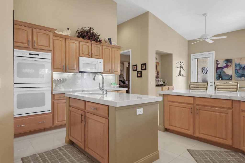 Spacious Kitchen with Elegant Design