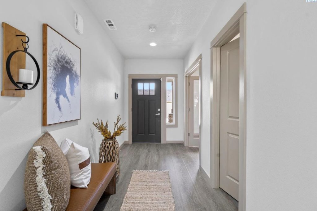 Modern and Inviting Entry