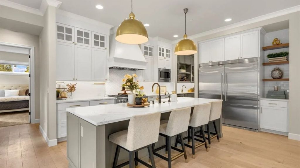 Elegant Kitchen with Modern Charm