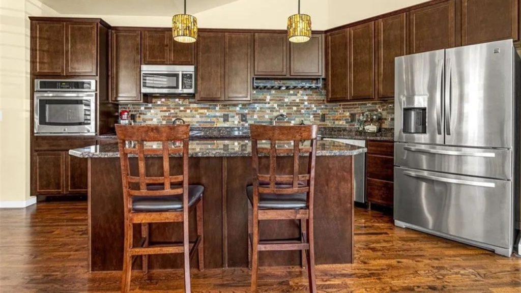 Elegant Kitchen with Modern Charm