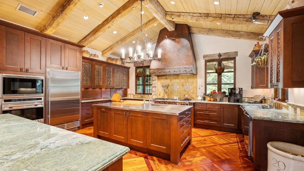 Kitchen with Modern Touches