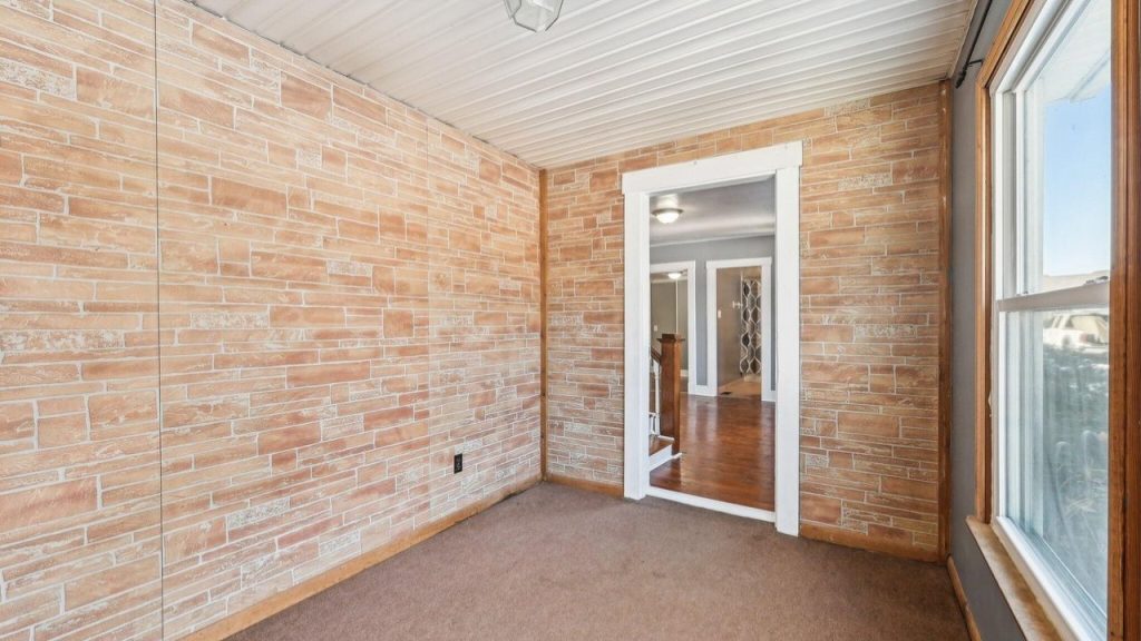 Warm and Inviting Entryway