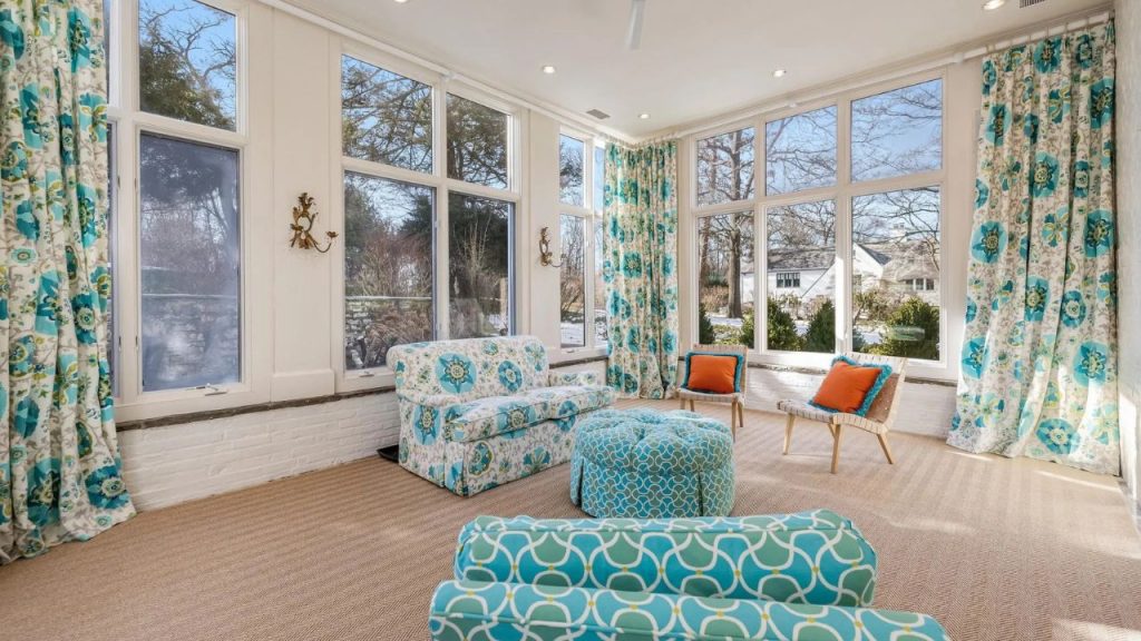 Vibrant Sunroom with Scenic Views