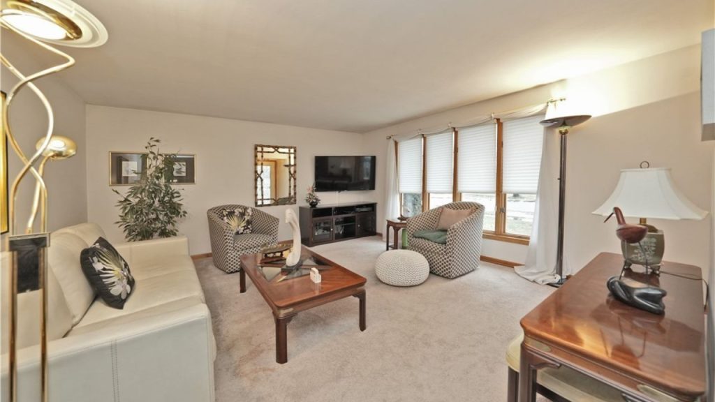 Bright and Elegant Living Space