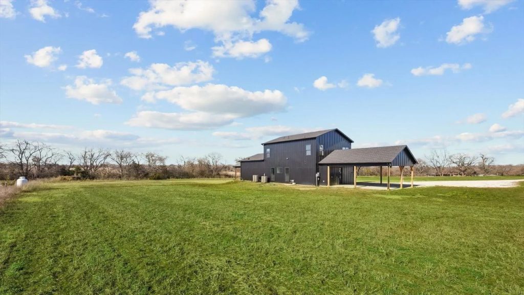 Get Inspired By This 2,875 Sq-Ft. 4-Bedroom Dream Barndo in Alvarado, TX