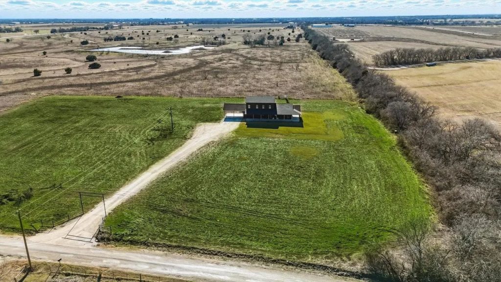 Get Inspired By This 2,875 Sq-Ft. 4-Bedroom Dream Barndo in Alvarado, TX