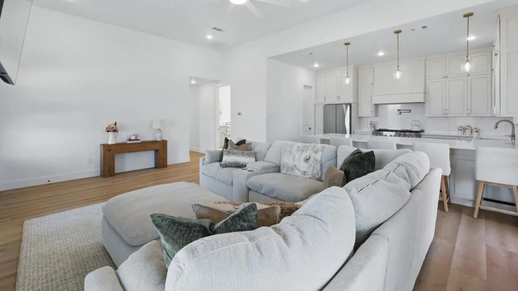 Get Inspired By This 2,875 Sq-Ft. 4-Bedroom Dream Barndo in Alvarado, TX