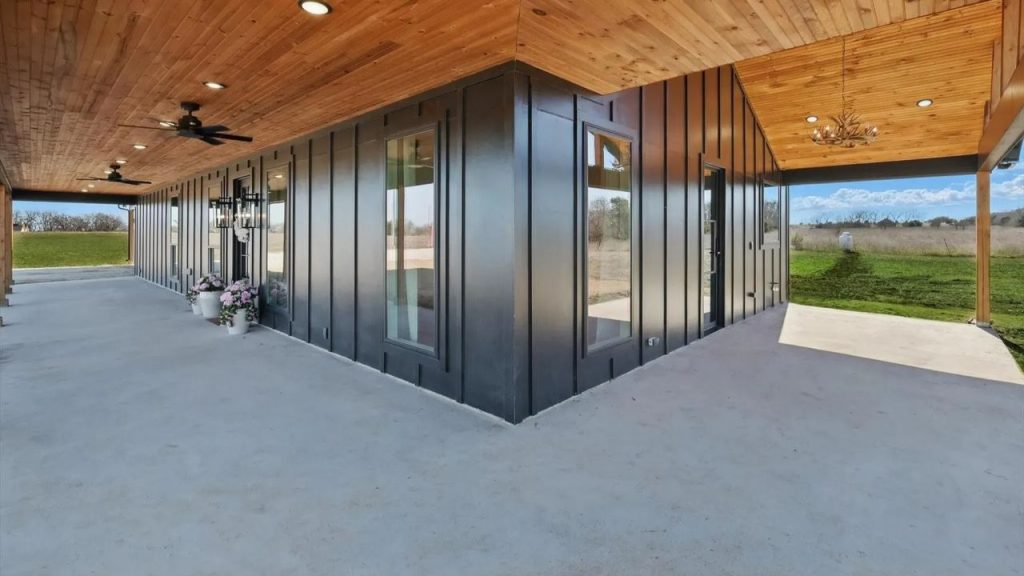 Get Inspired By This 2,875 Sq-Ft. 4-Bedroom Dream Barndo in Alvarado, TX