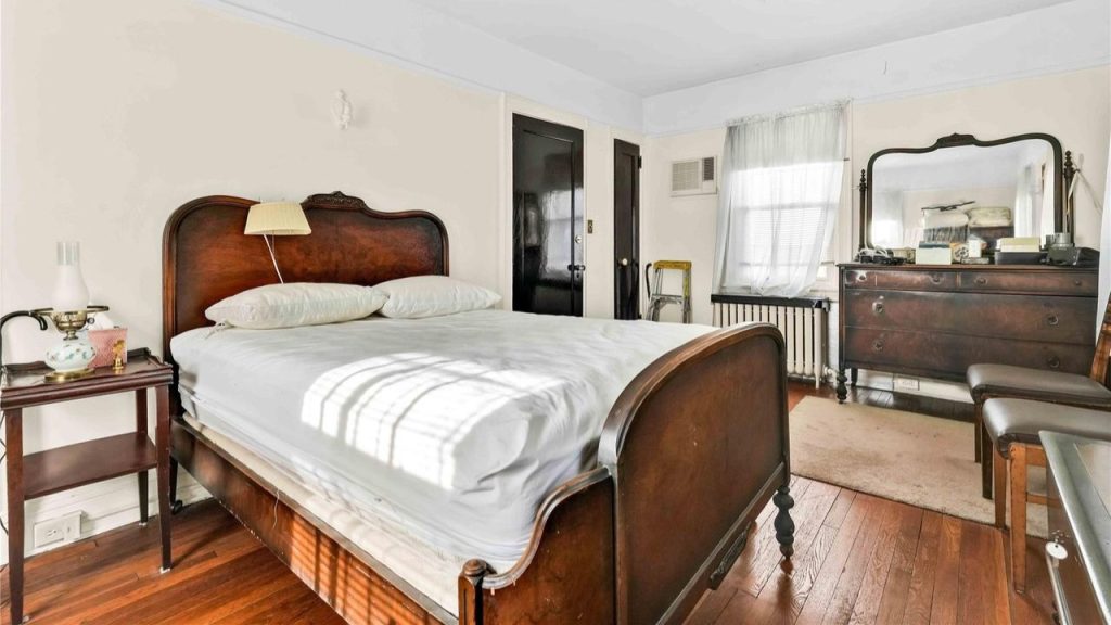 Timeless and Warm Bedroom