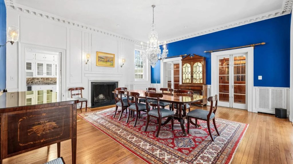 Elegant Dining with Timeless Charm