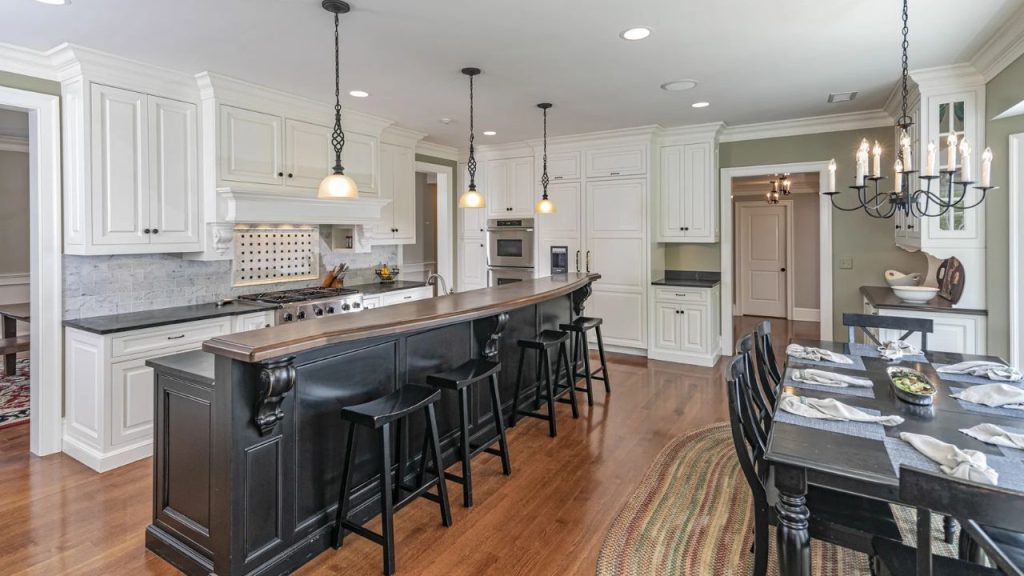 Kitchen and Cozy Dining