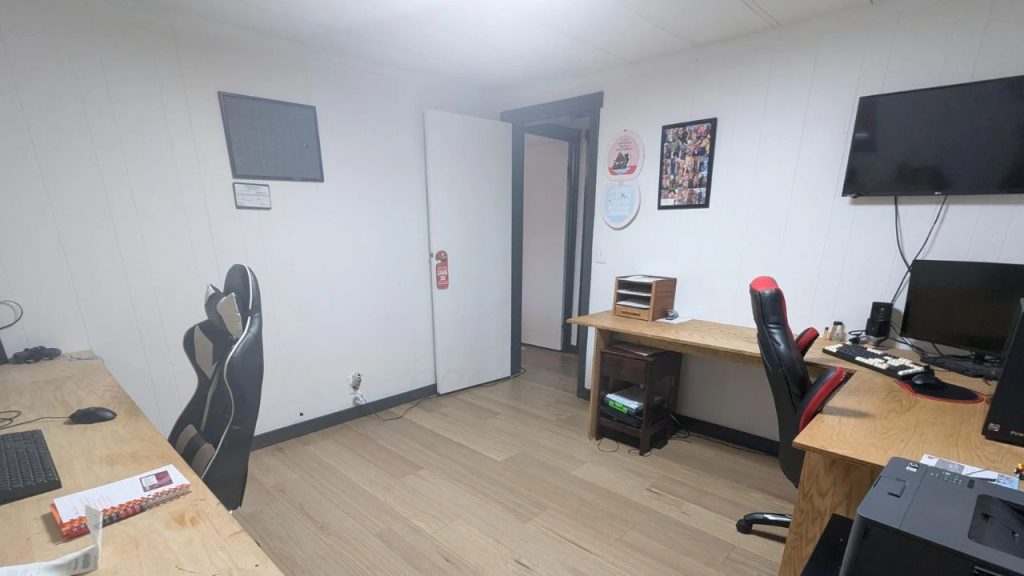 Modern and Functional Home Office