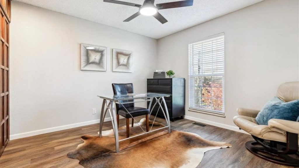 Bright and Modern Home Office