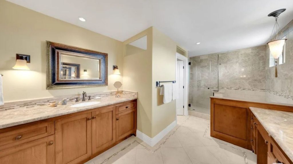 Spa-Inspired Bathroom