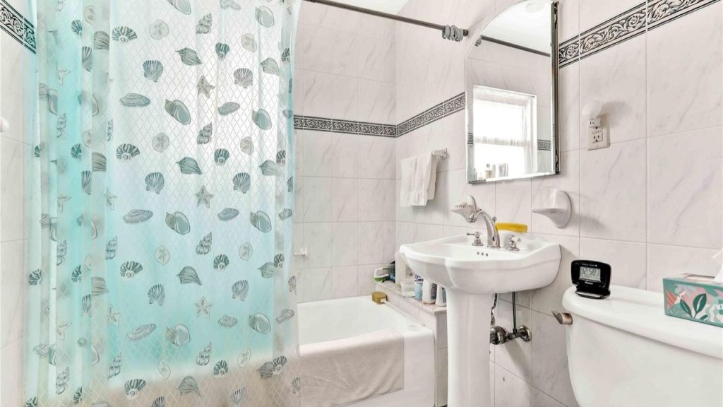 Bright and Stylish Bathroom