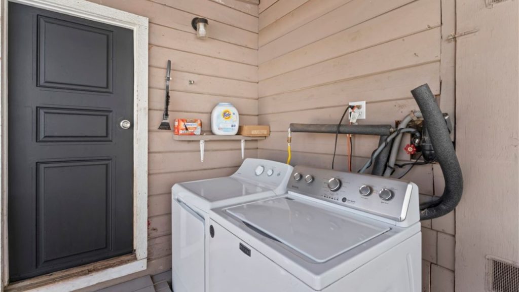 Rustic Outdoor Laundry Space