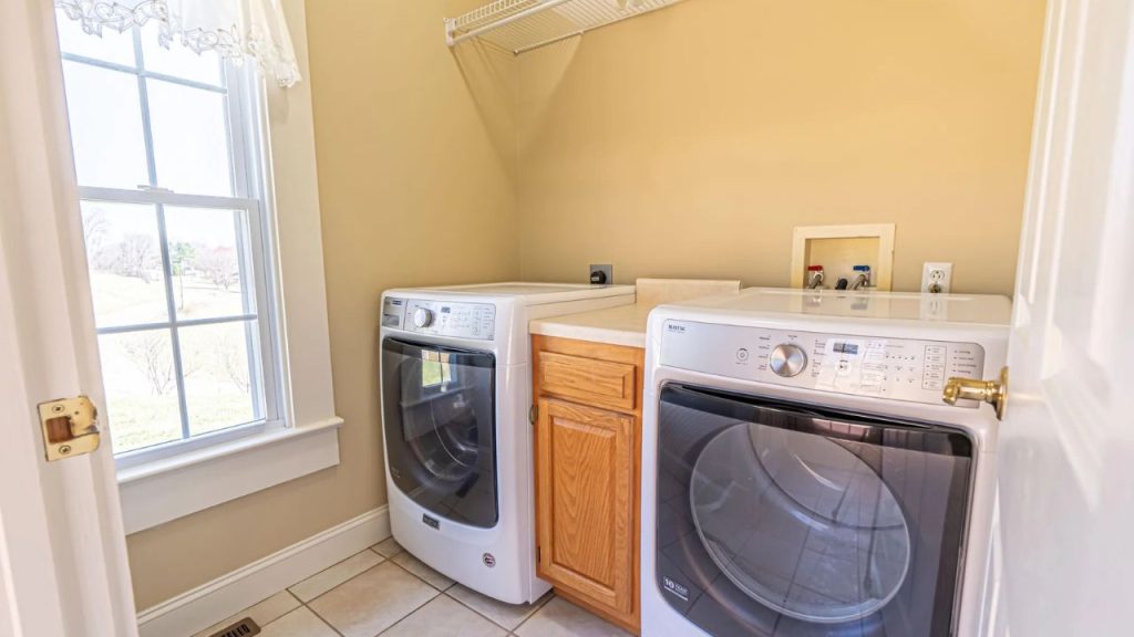 Bright and Efficient Laundry Space