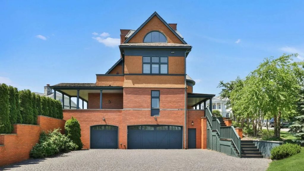 Side Entry with Garage