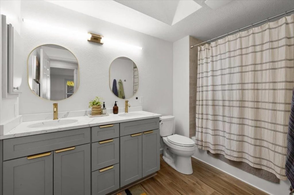 Elegant and Modern Bathroom Design