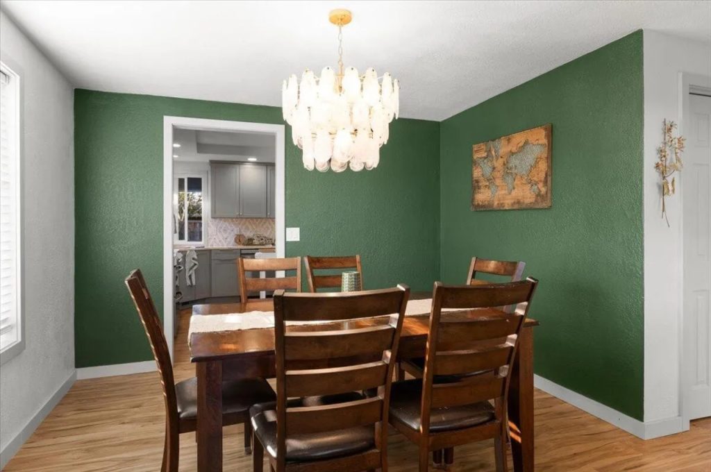 Dining Room: Wood, Colors, Light