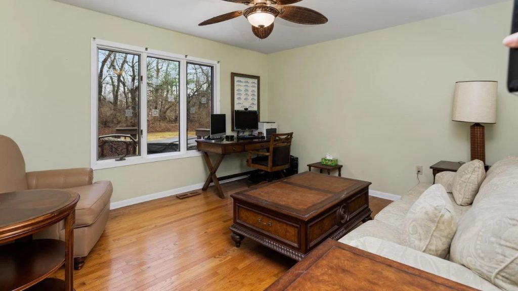 Cozy Multi-Purpose Room with Workspace