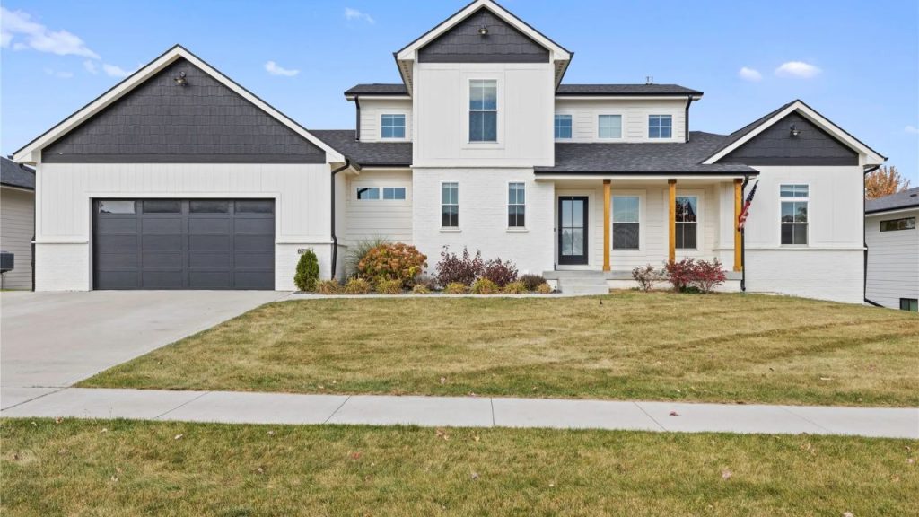 Beautifully Landscaped Front Exterior