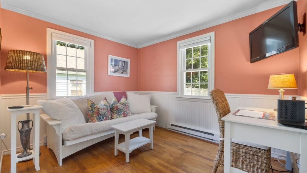 Cozy Lounge with Desk