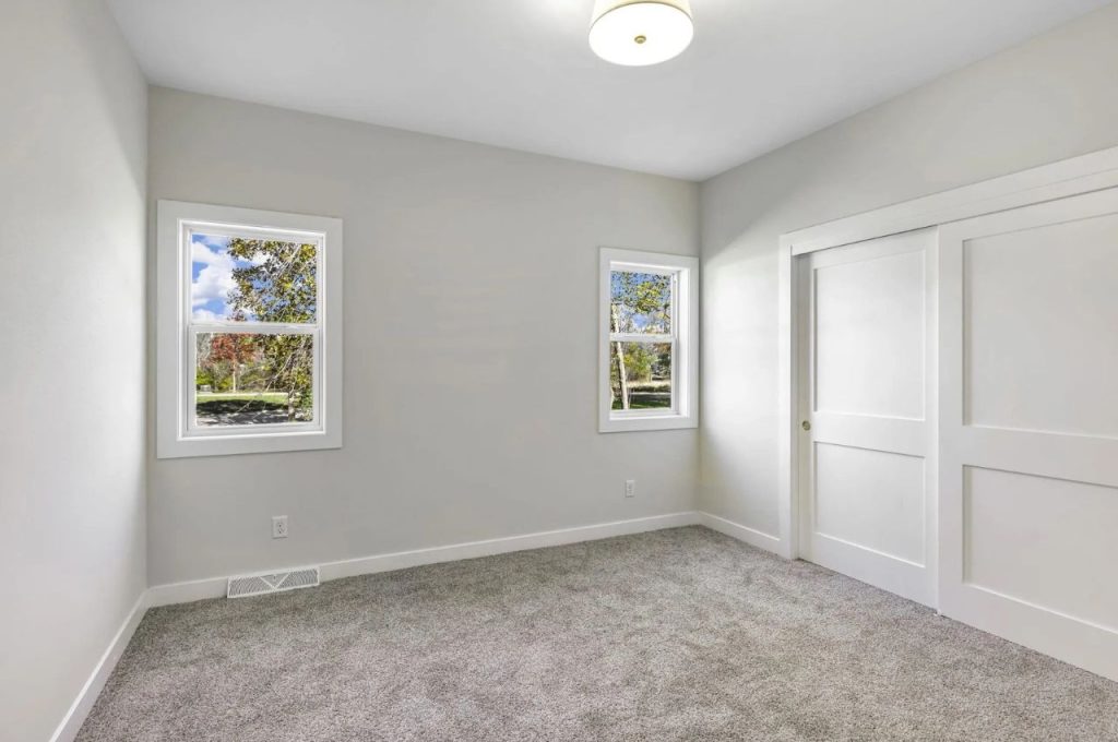 Bright and Cozy Modern Bedroom