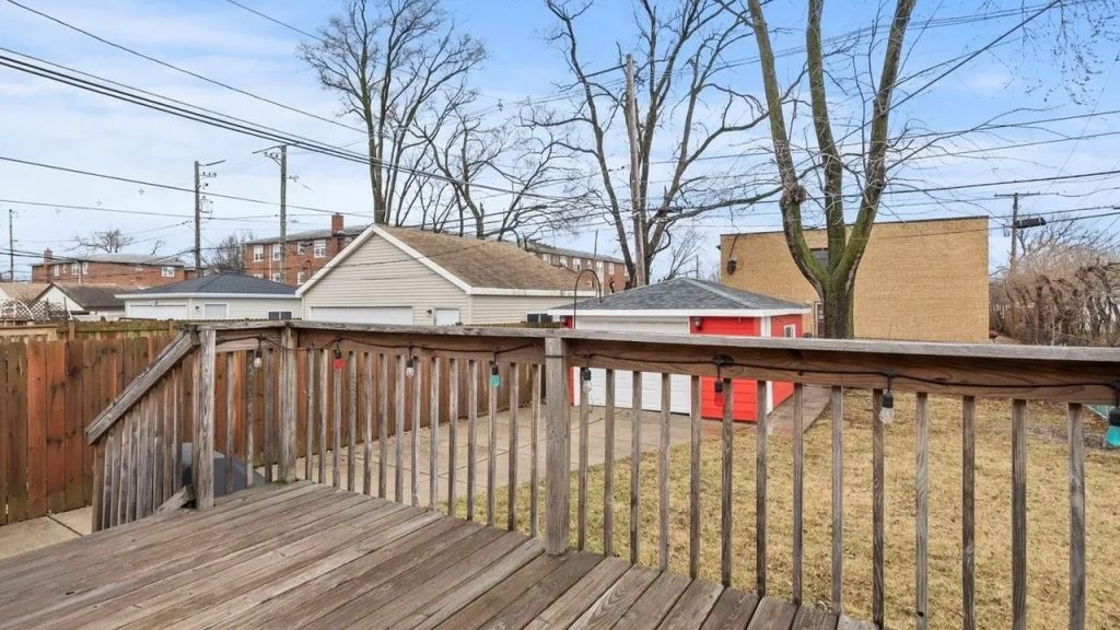 Step Inside This 1955 Tiny Brick Ranch Home in Chicago’s Mount Greenwood (With Floor Plan)