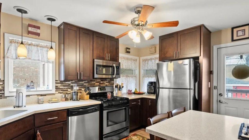 Step Inside This 1955 Tiny Brick Ranch Home in Chicago’s Mount Greenwood (With Floor Plan)