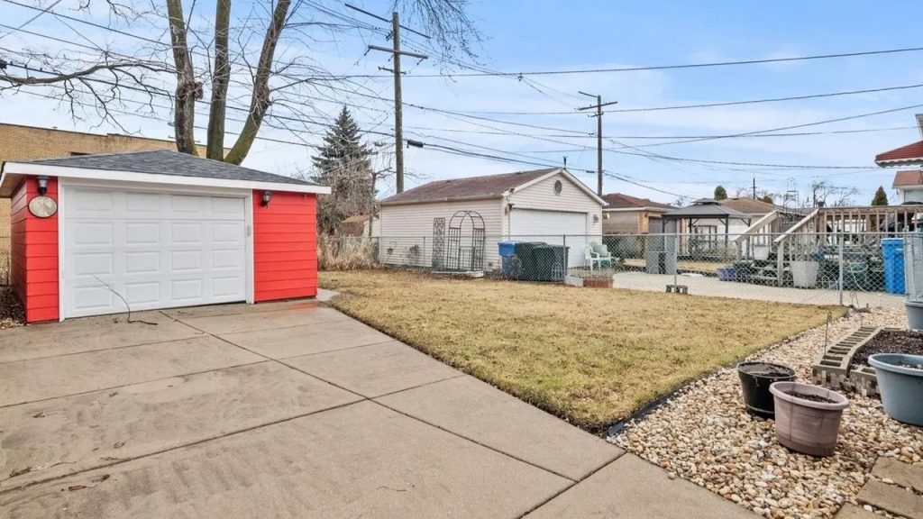 Step Inside This 1955 Tiny Brick Ranch Home in Chicago’s Mount Greenwood (With Floor Plan)