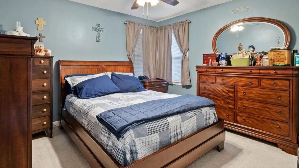 Step Inside This 1955 Tiny Brick Ranch Home in Chicago’s Mount Greenwood (With Floor Plan)