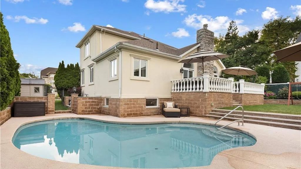 Tranquil Retreat with Private Pool