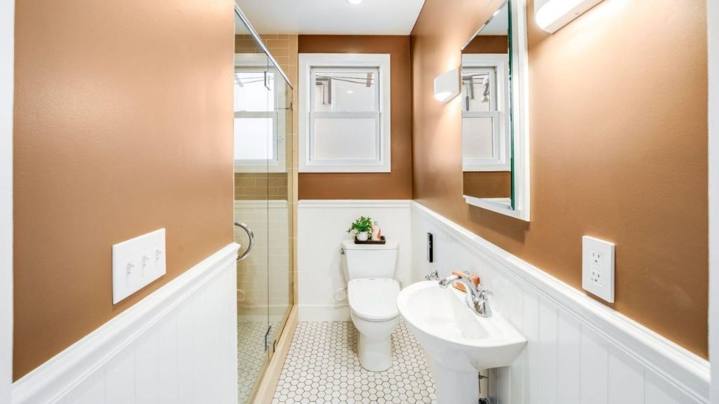 Warm and Modern Bathroom