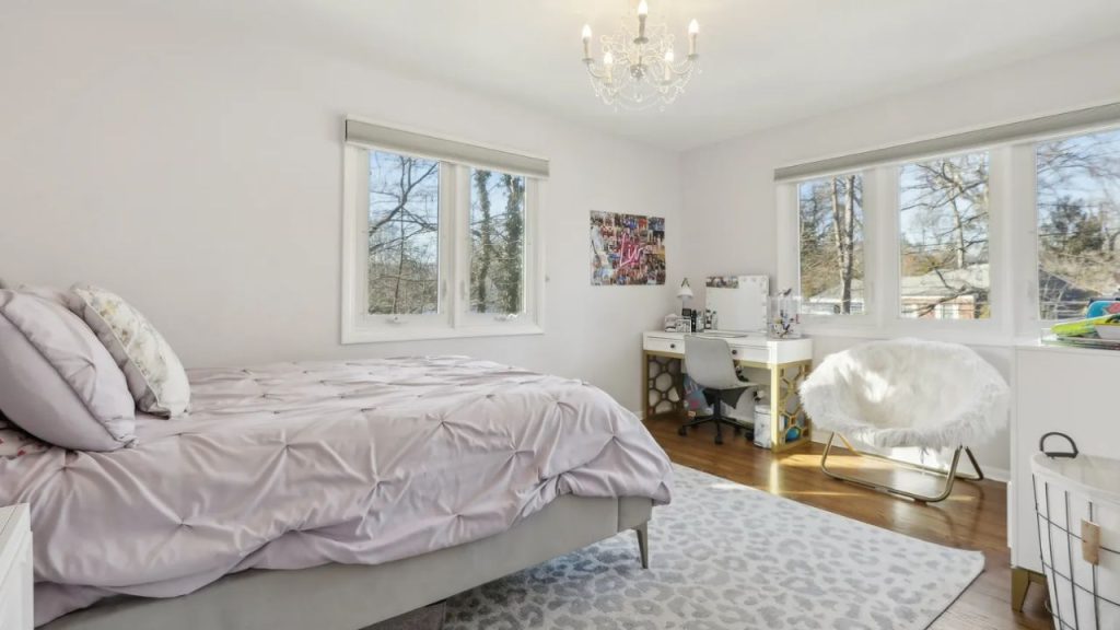 Elegant and Bright Bedroom