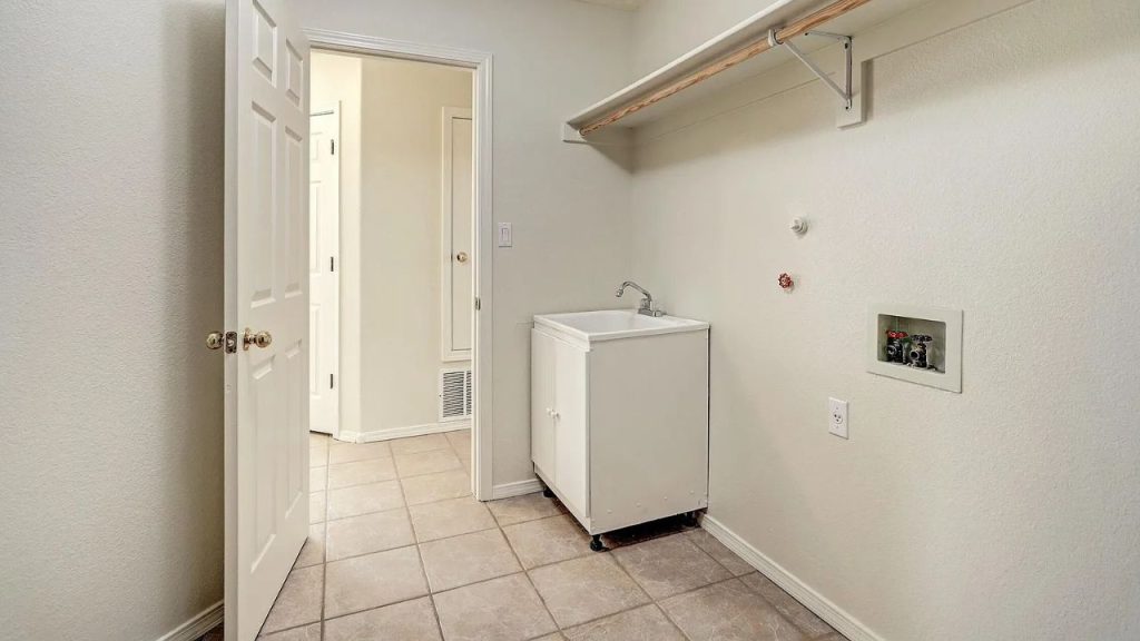Functional and Spacious Laundry Room