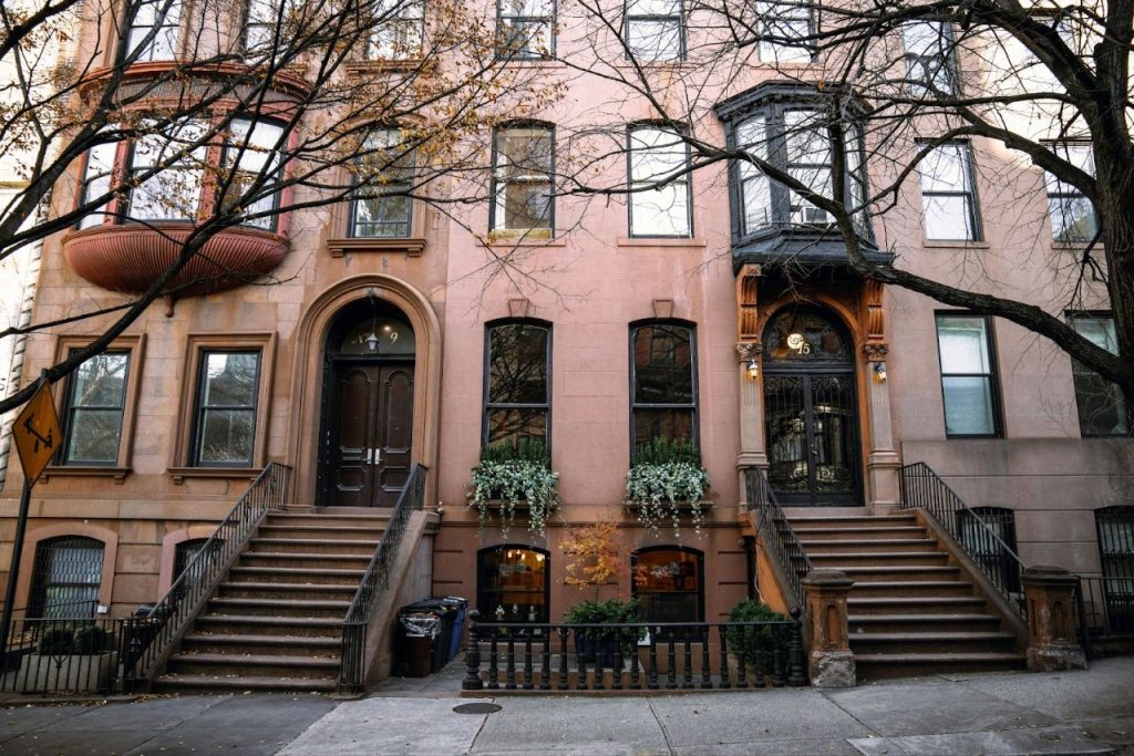 Brownstone Grand Stoops