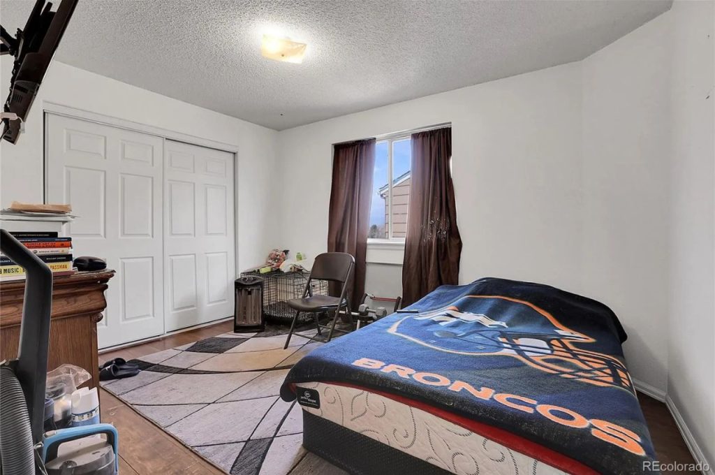 Sports-Themed Bedroom