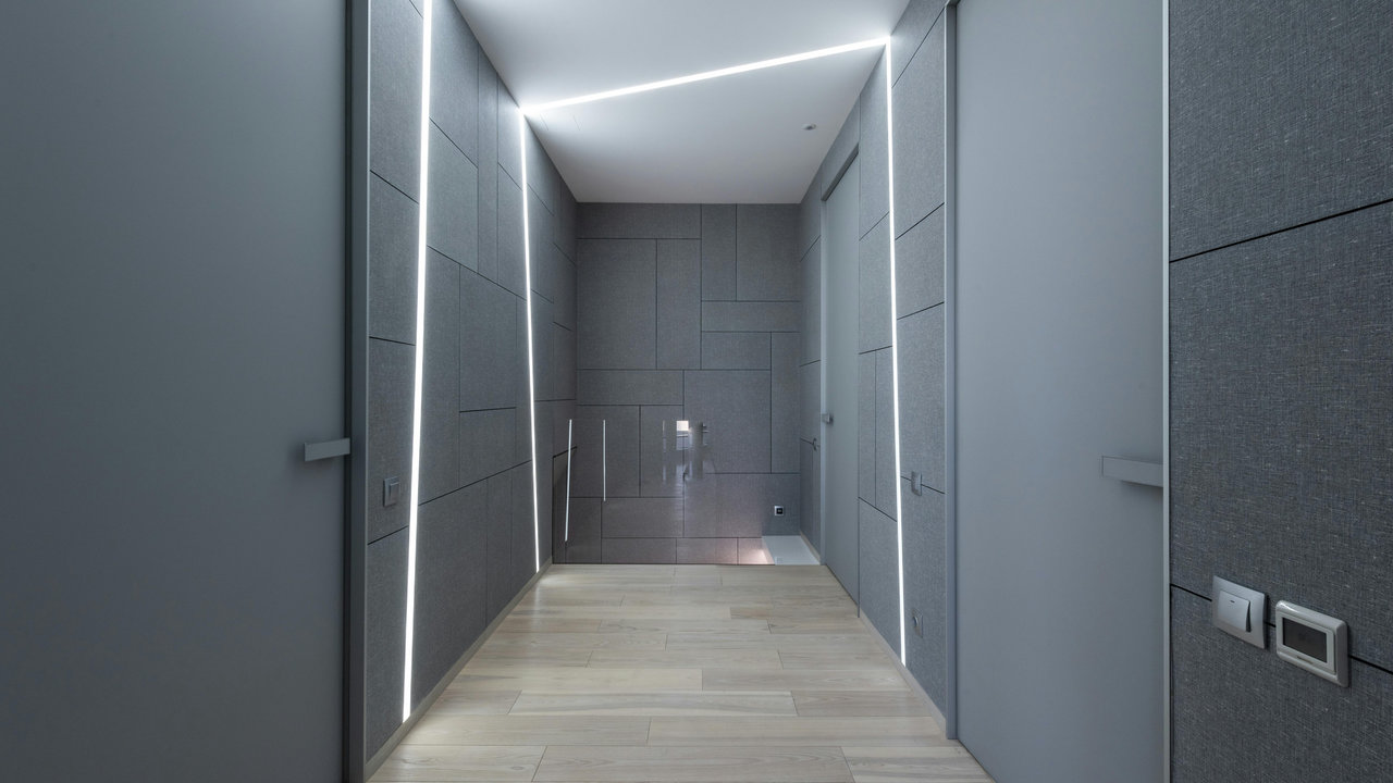 7 Design Mistakes to Avoid in a Small Bedroom (And 3 Things to Do Instead)